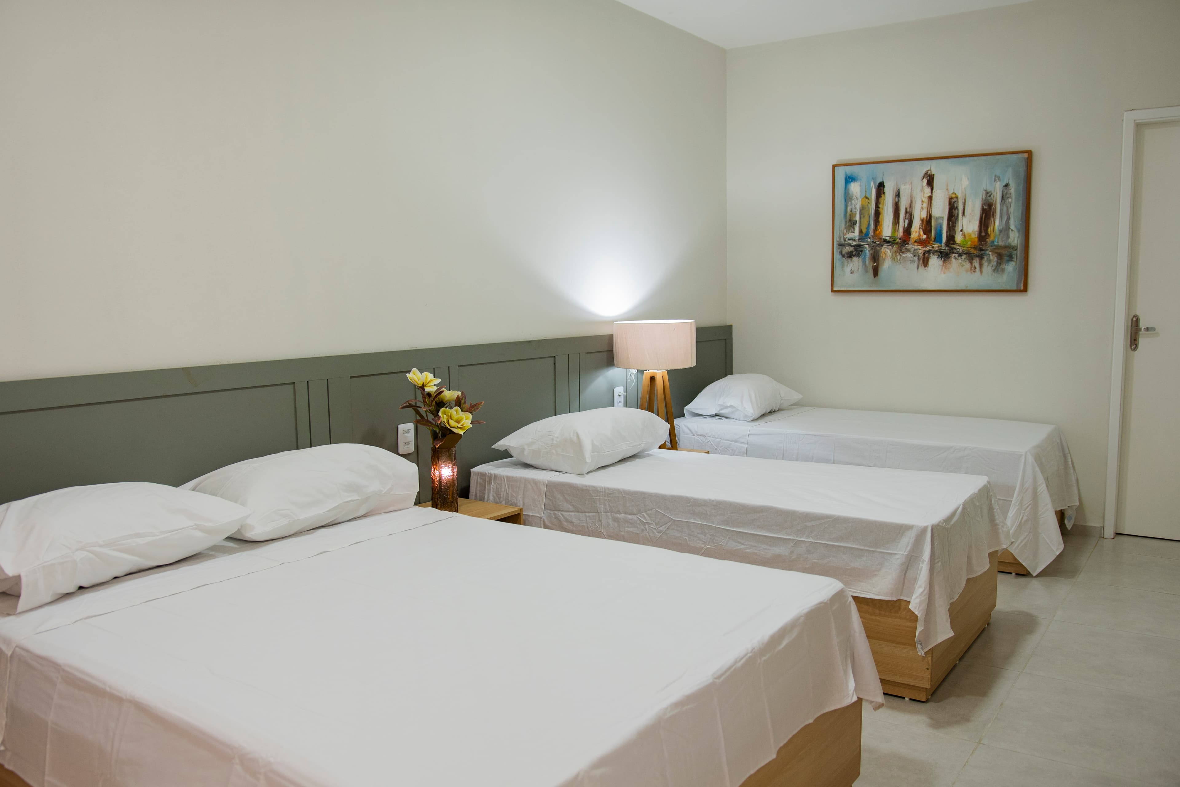 Quarto amplo da Pousada VN